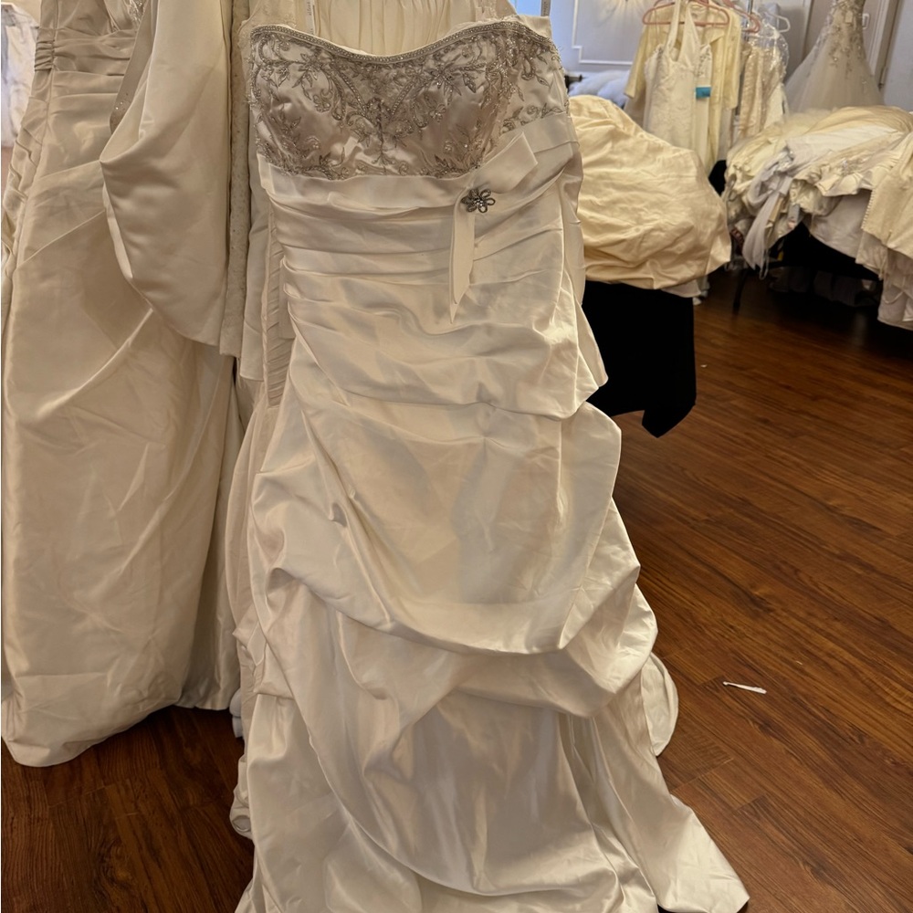 Alfred Angelo Sapphire Elegant White Strapless Gown with Silver Embellishments